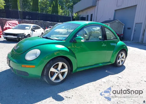 2008 Volkswagen New Beetle Black Tie Edition/Triple White from USA, damaged, VIN 3VWFG31C88M516077